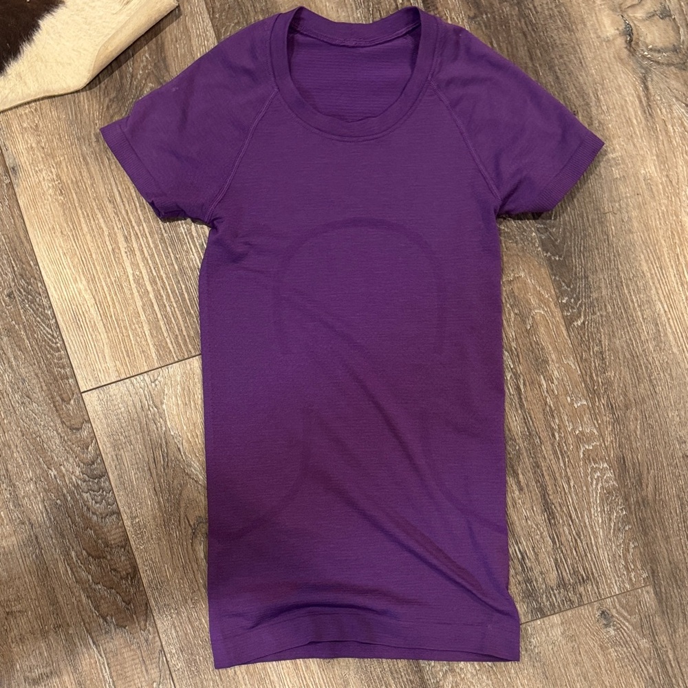 Swiftly tech short sleeve shirt hip length